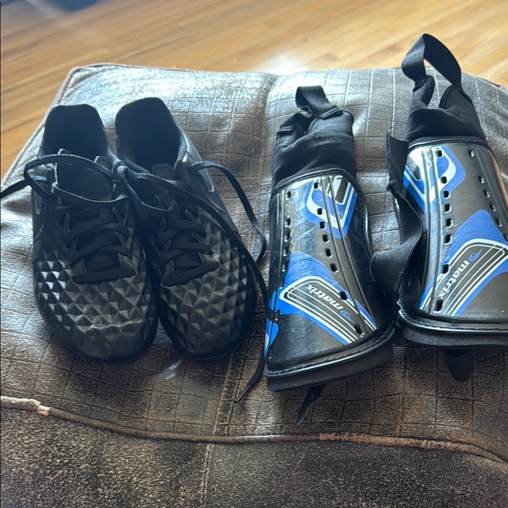 Nike Youth Soccer Cleats with Shin Guards